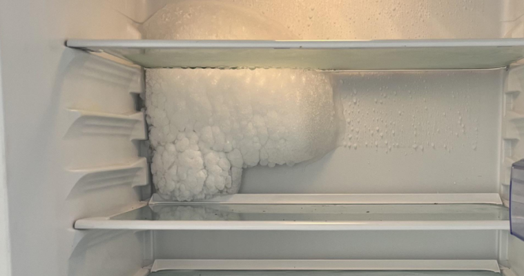 Ngăn mát tủ lạnh Samsung đóng đá - Nguyên nhân và cách xử lý