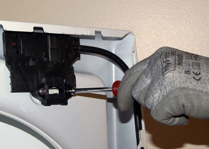 Thay công tắc mới