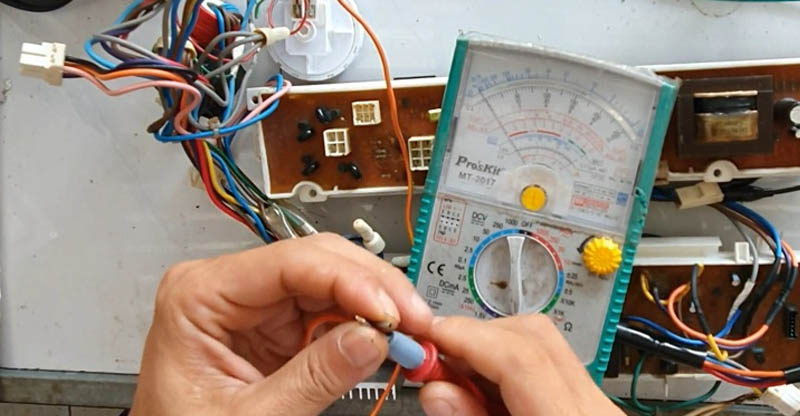 Do bộ phận bo nguồn, bo công suất chính của máy giặt bị lỗi