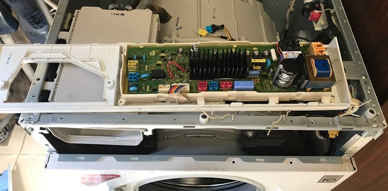 Kiểm tra mạch điều khiển của máy giặt