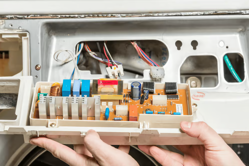 Kiểm tra van cấp và bo mạch điện tử máy giặt Sharp