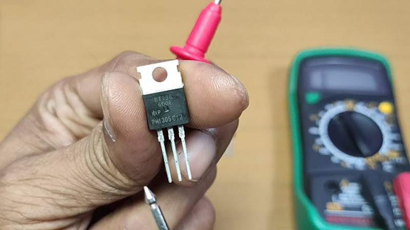 Thay Triac mới cho máy giặt Electrolux