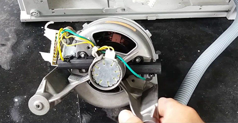 Máy giặt Electrolux báo lỗi E51